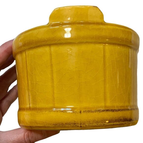 Half Pint Vintage Ceramic Basket Container - Picture 8 of 14